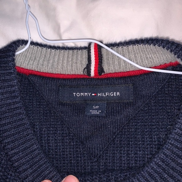 Women’s XS Tommy Hilfiger sweater in dark blue - Picture 2 of 3